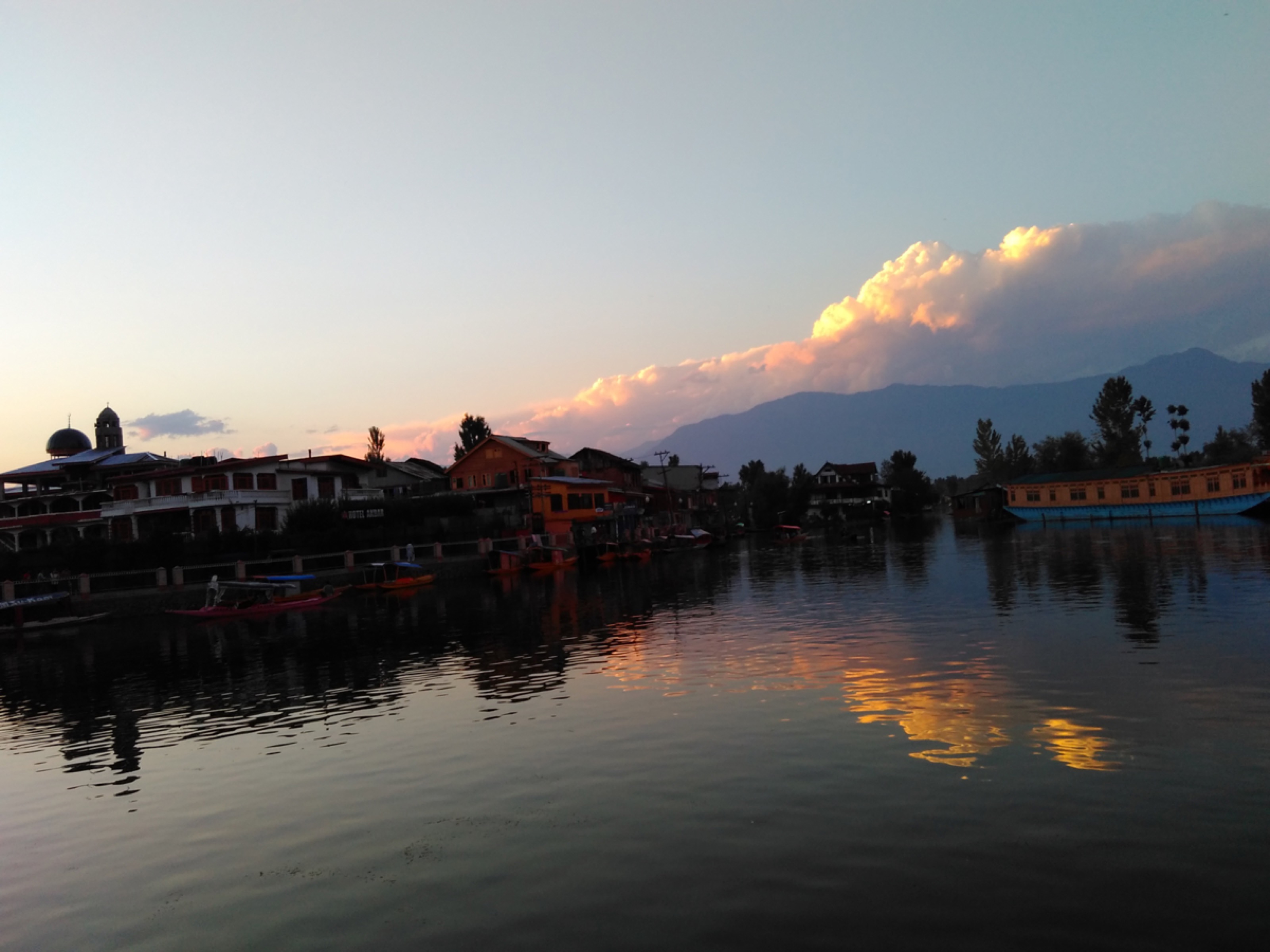 Srinagar to Leh by Road: A 2-Day Himalayan Drive Through Zoji La and Kargil
