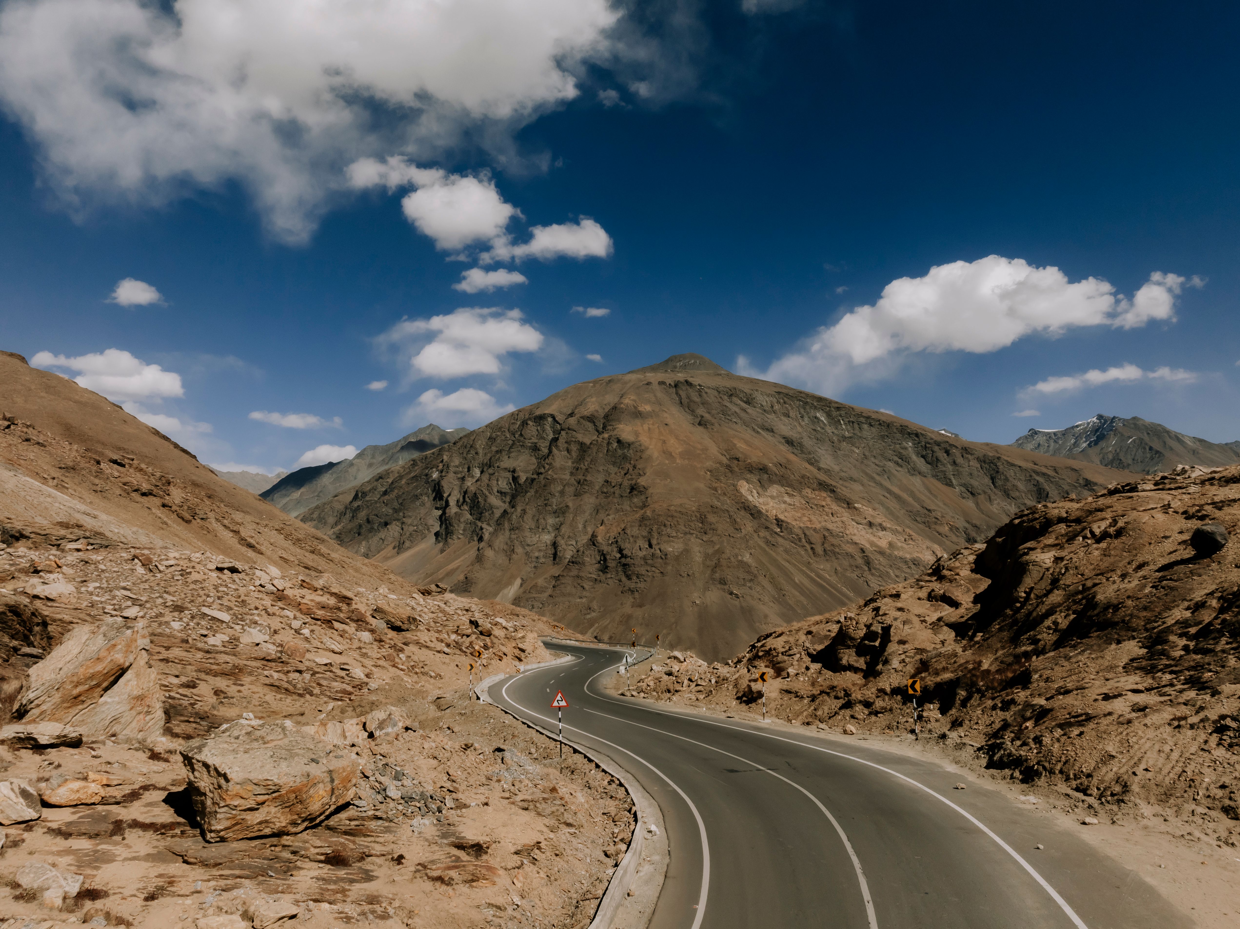 Kashmir Ladakh Road Package